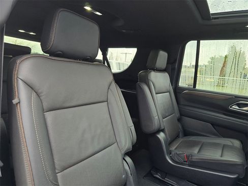 Used 2022 Chevrolet Suburban High Country image 47