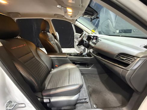 Certified 2025 Nissan Rogue SV AWD/4WD image 19
