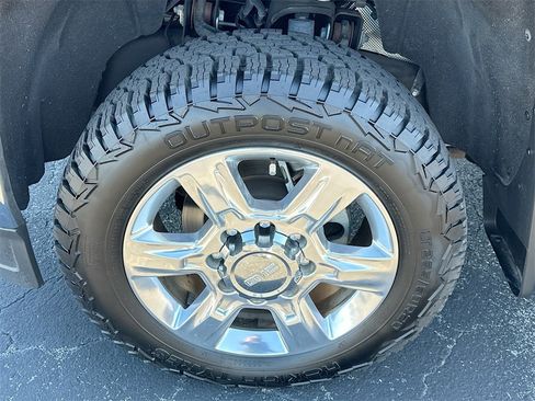 Used 2018 GMC Sierra 2500 SLT image 30