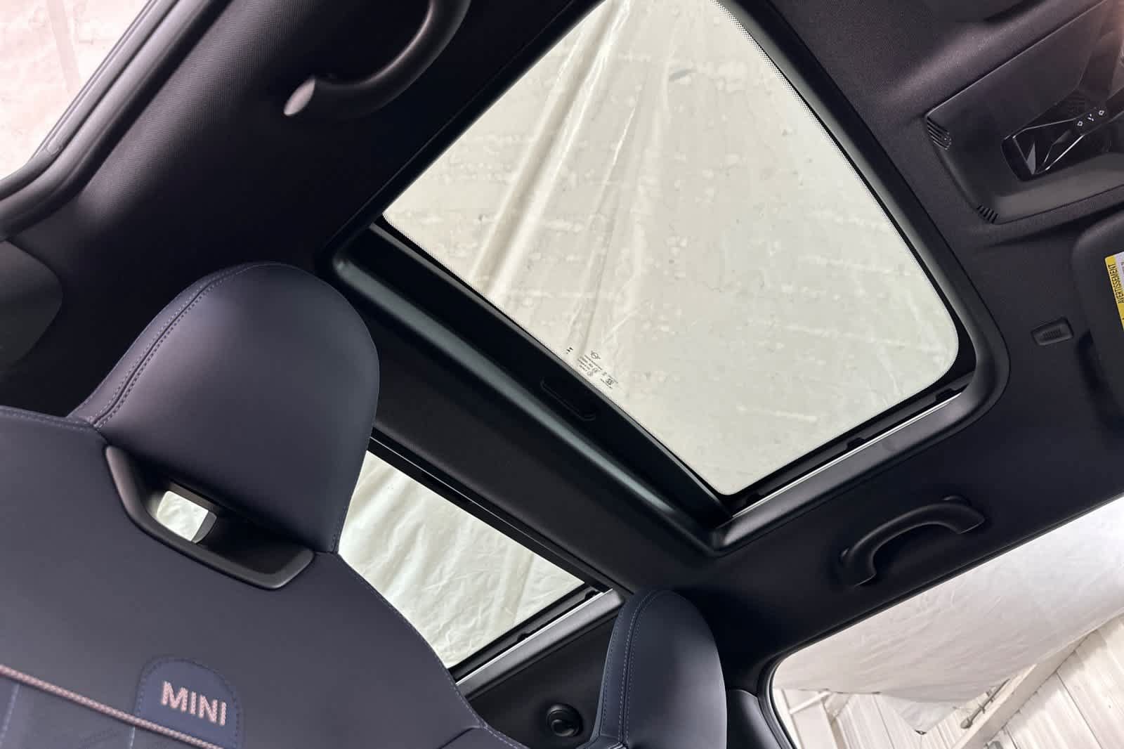 Used 2026 MINI Cooper 2-Door Hardtop FWD image 17