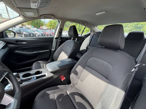 Used 2025 Nissan Altima 2.5 SV FWD image 22