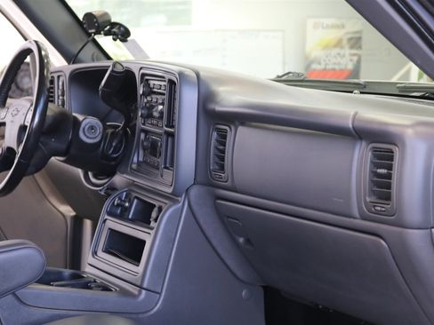 Used 2006 Chevrolet Silverado 3500 LT w/ Heavy-Duty Power Package AWD/4WD image 84