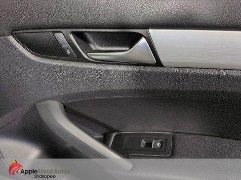 Used 2013 Volkswagen Passat 2.5 SE FWD image 29