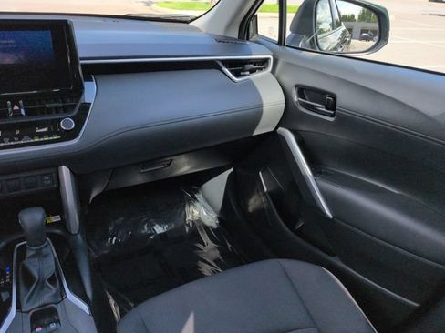 Certified 2023 Toyota Corolla Cross LE FWD image 17