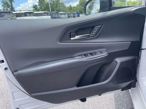 Used 2024 Toyota Prius Limited FWD image 7