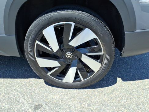 Used 2023 Volkswagen Taos SEL AWD/4WD image 9