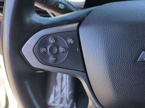Used 2023 Chevrolet Traverse LT FWD image 12
