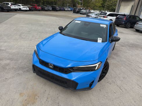 Used 2025 Honda Civic Sport image 3