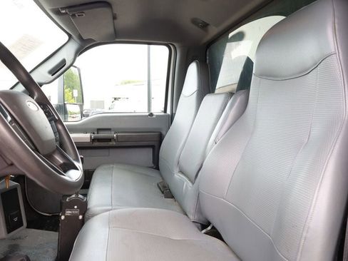 Used 2022 Ford F650 2WD Regular Cab Super Duty image 18