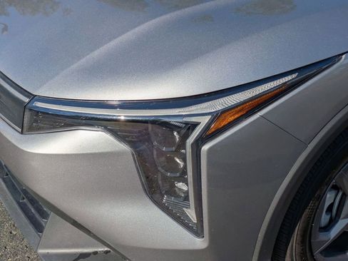 Used 2025 Kia K4 LXS image 11