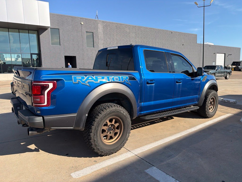 Used 2017 Ford F150 Raptor w/ Equipment Group 802A Luxury AWD/4WD image 5