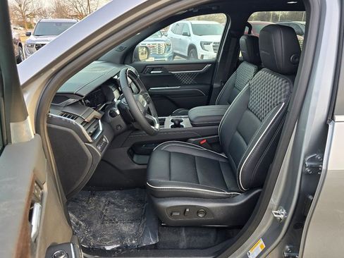 Certified 2026 GMC Acadia Denali w/ Super Cruise Package AWD/4WD image 15