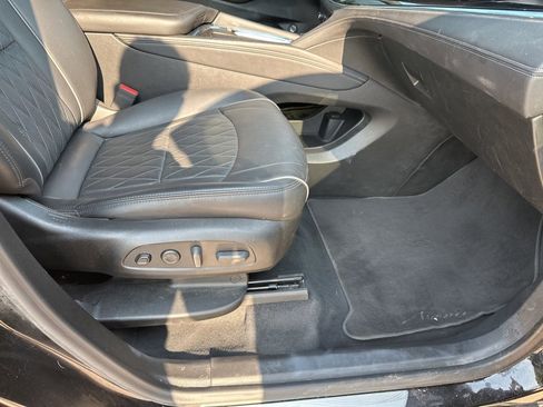 Used 2022 Buick Enclave Avenir w/ Avenir Technology Package image 29