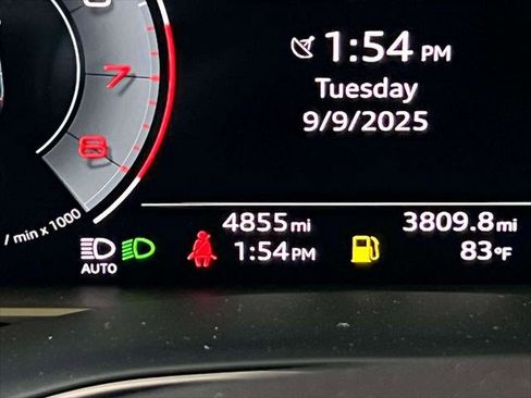 Used 2025 Audi Q8 Premium Plus image 26