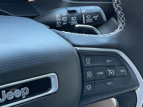 Used 2023 Jeep Grand Cherokee Limited w/ Trailer Tow Prep Group (B) image 29