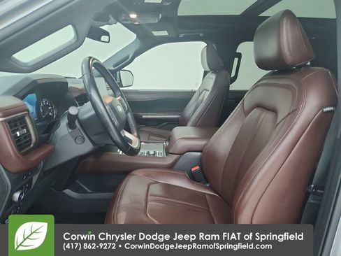 Used 2022 Ford Expedition Max Limited image 11