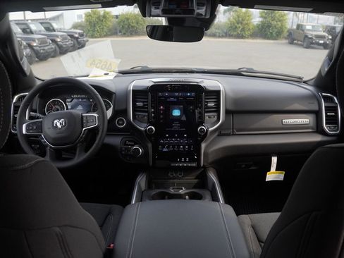 New 2026 RAM 1500 4x4 Crew Cab image 25