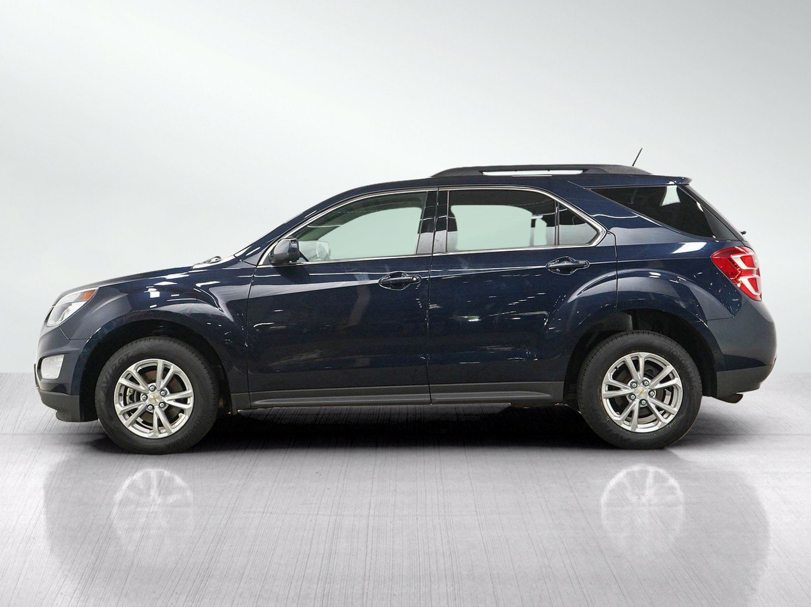 Used 2017 Chevrolet Equinox LT w/ Convenience Package AWD/4WD image 3