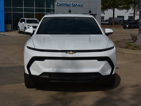 Used 2026 Chevrolet Equinox EV LT image 2