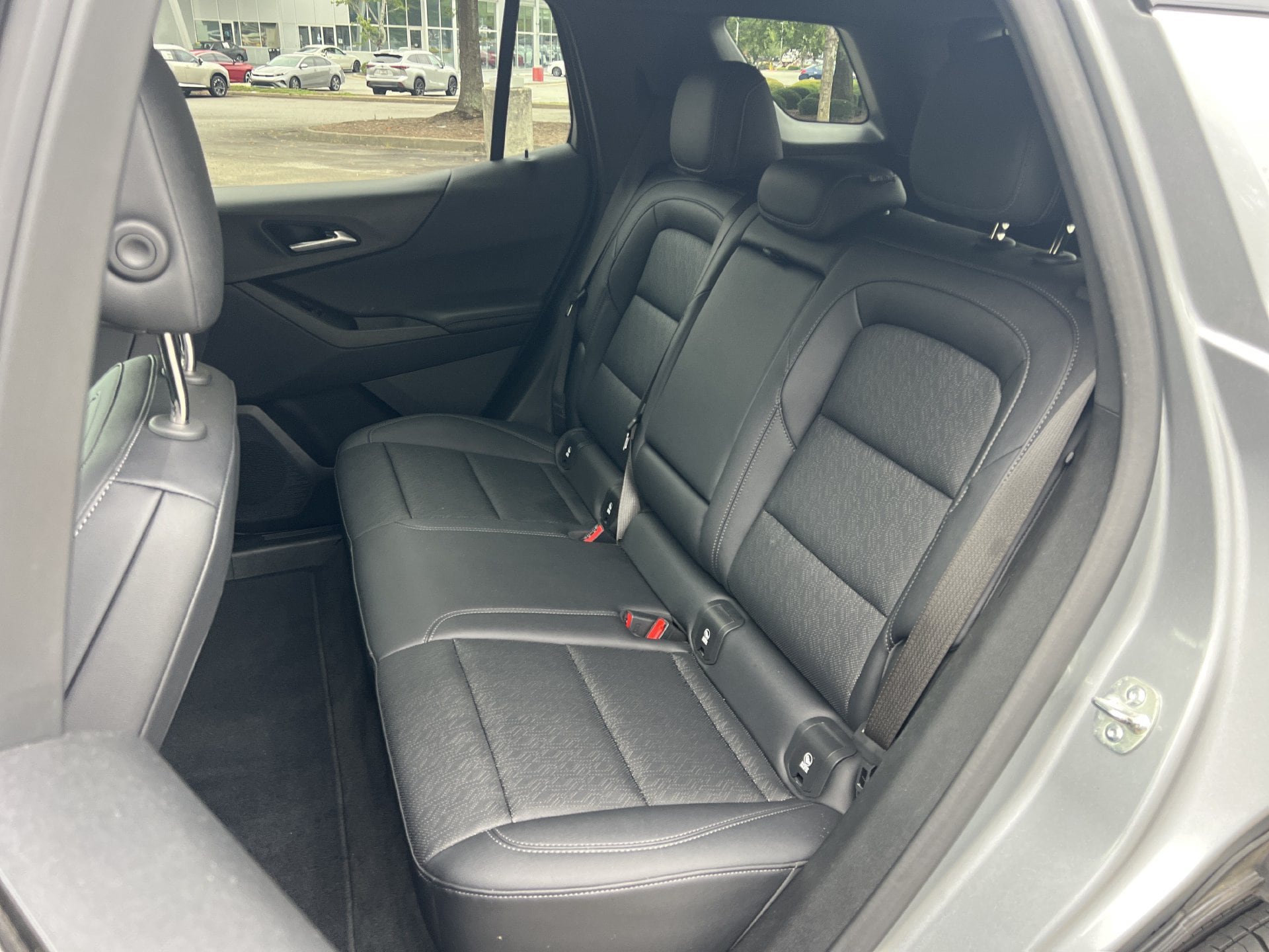 Used 2025 Chevrolet Equinox LT w/ Convenience Package II AWD/4WD image 15