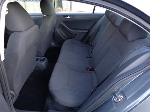Used 2013 Volkswagen Jetta S image 27
