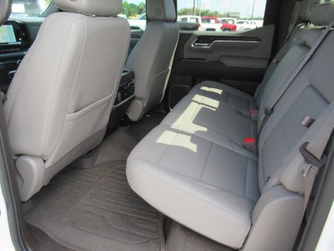 Used 2024 GMC Sierra 1500 SLT w/ SLT Premium Plus Package AWD/4WD image 32