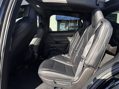Used 2018 Tesla Model X 75D image 19