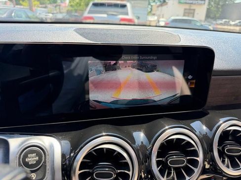 Used 2022 Mercedes-Benz GLB 250 4MATIC image 30