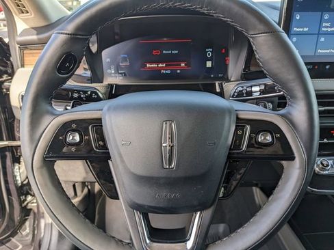 Used 2025 Lincoln Corsair Reserve image 33