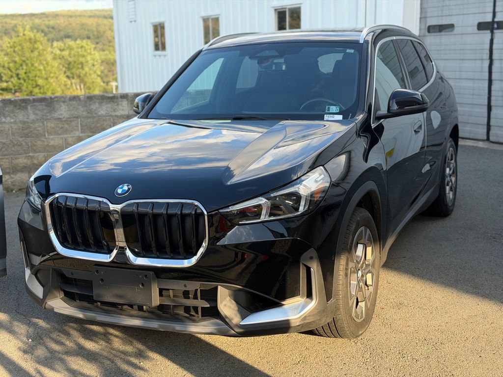Used 2023 BMW X1 xDrive28i w/ Convenience Package AWD/4WD image 1