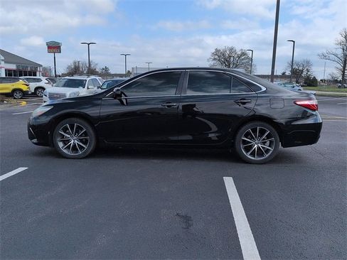 Used 2015 Toyota Camry XSE w/ Moonroof Package image 4