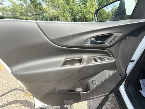 Certified 2024 Chevrolet Equinox LT w/ LPO, Floor Liner Package FWD image 21
