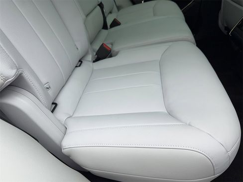 Used 2025 Land Rover Range Rover Sport image 47