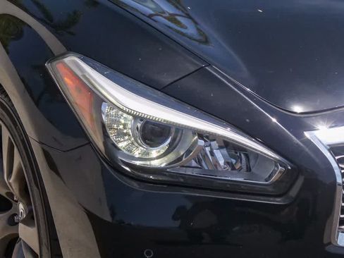 Used 2015 INFINITI Q70 L 5.6 w/ V8 Deluxe Technology Package RWD image 4