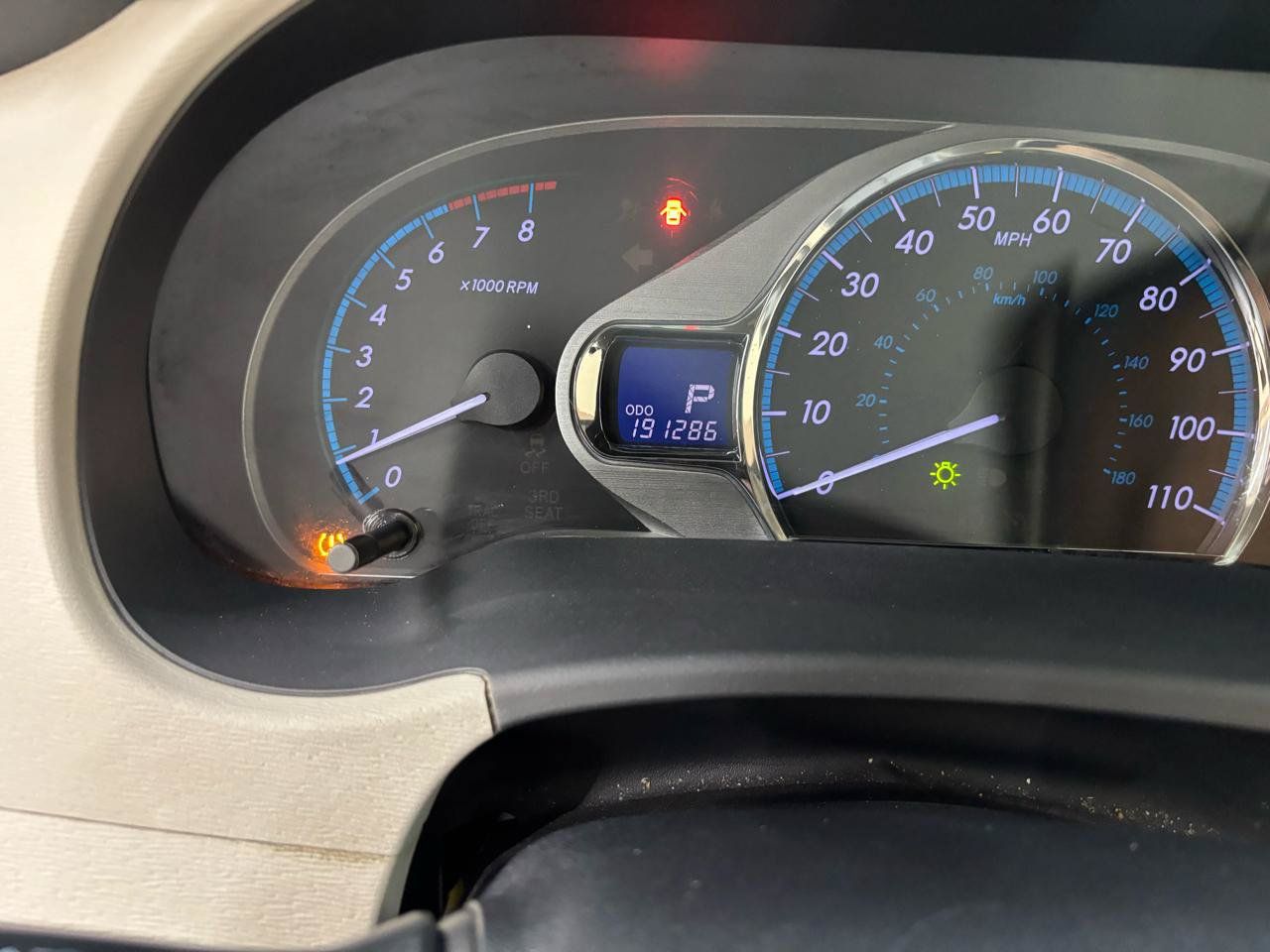 Used 2012 Toyota Sienna XLE w/ XLE Navigation Pkg FWD image 30