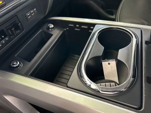 Used 2019 Nissan Titan PRO-4X w/ Pro-4x Convenience Package image 51