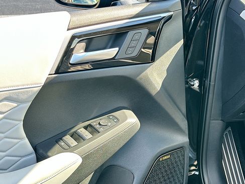 New 2025 Mitsubishi Outlander AWD image 8