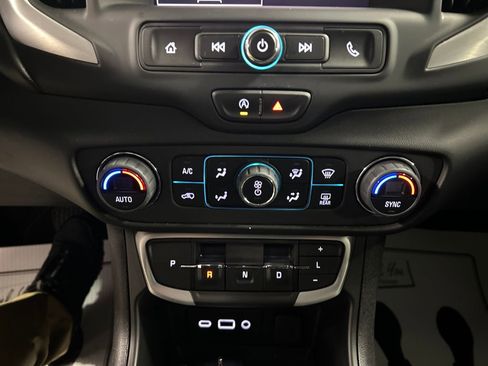 Used 2023 GMC Terrain SLE w/ Driver Convenience Package FWD image 19