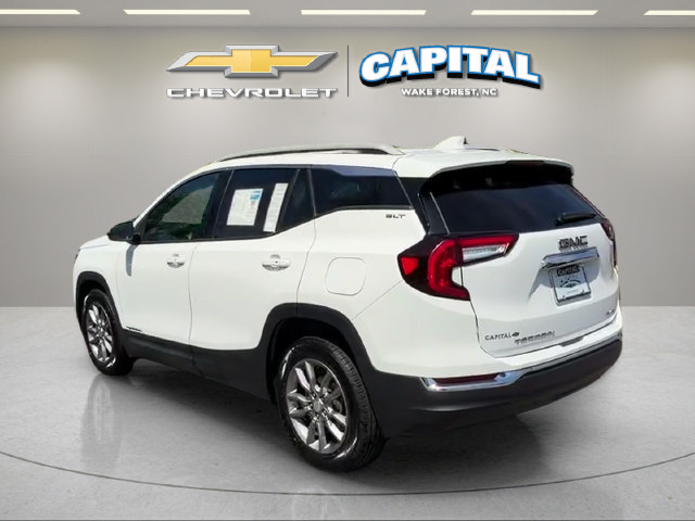 Used 2024 GMC Terrain SLT AWD/4WD image 4