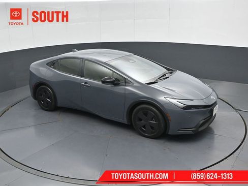 Used 2025 Toyota Prius LE FWD image 48