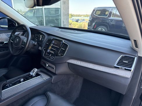 Used 2022 Volvo XC90 T8 Inscription image 16