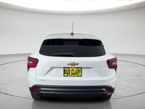 New 2026 Chevrolet Trax LS FWD image 4
