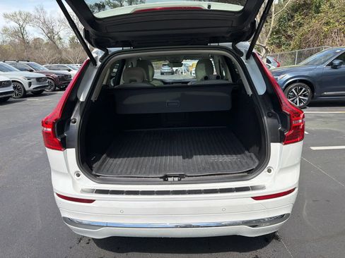 Used 2023 Volvo XC60 B5 Plus w/ Protection Package Premier image 22