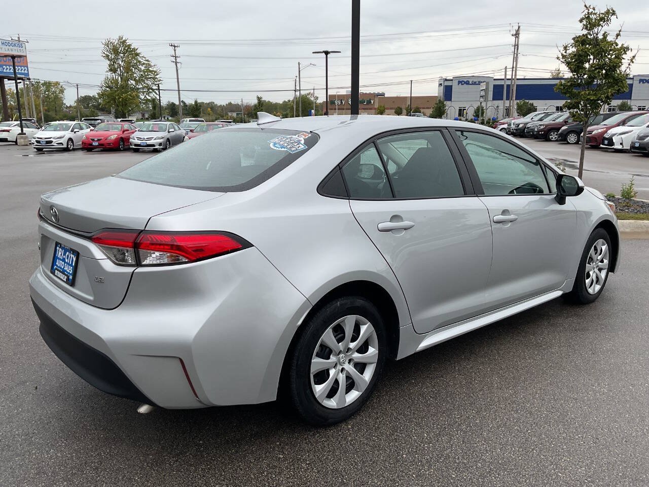 Used 2025 Toyota Corolla LE FWD image 7
