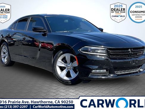 Used 2017 Dodge Charger SXT image 1
