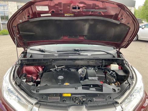 Used 2017 Toyota Highlander XLE AWD/4WD image 56