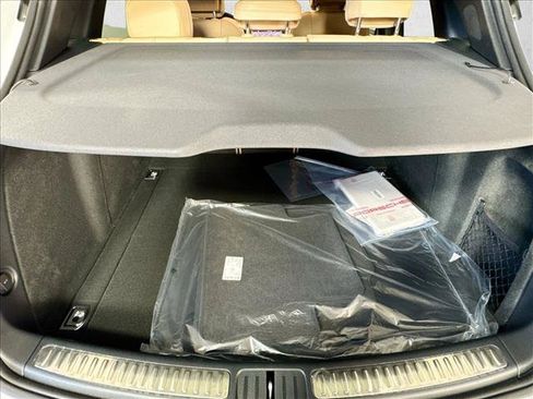 Used 2026 Porsche Macan AWD/4WD image 23
