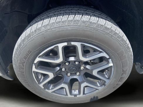 Used 2026 RAM 1500 Laramie AWD/4WD image 36