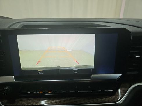 Used 2023 Chevrolet Silverado 1500 LT image 3