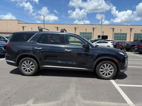 Used 2023 Hyundai Palisade SEL AWD/4WD image 2